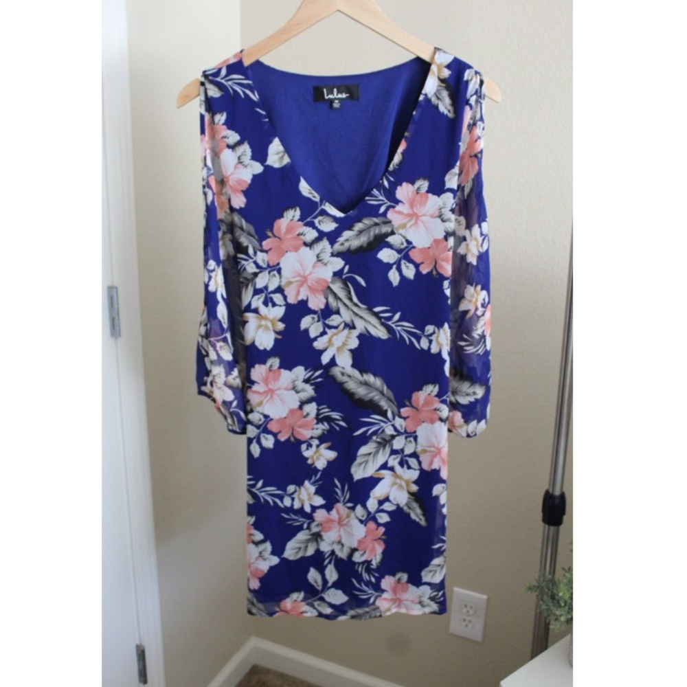 Lulu’s Blue Floral Print Long Sleeve Dress